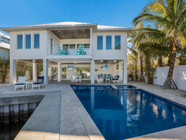 Luxurious Canal-Front Retreat - Perfect for Families